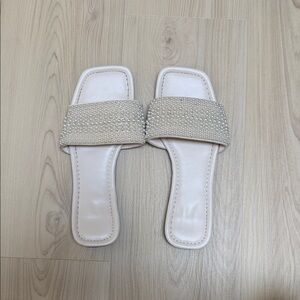 Beaded Pearl Cream Sandals - Beach Bachelorette